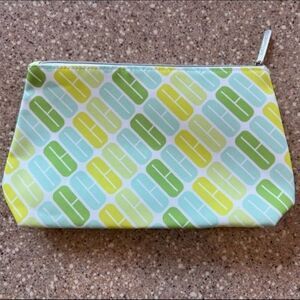 🦋$3 ~ Clinique Green & Yellow Makeup Bag ~ Cosmetics Case ~ Clutch ~ Logo ~ NEW